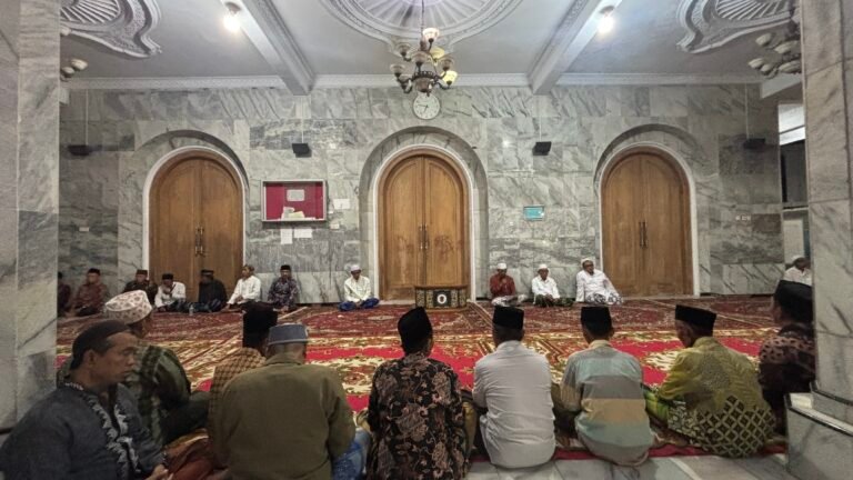 Ratusan Jamaah dan Tokoh Kiai Hadiri Haul ke-25 KH. Mukhlis Yasin